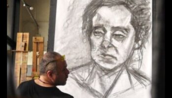 رسم الفحم: إتقان أساسيات الفن التعبيري