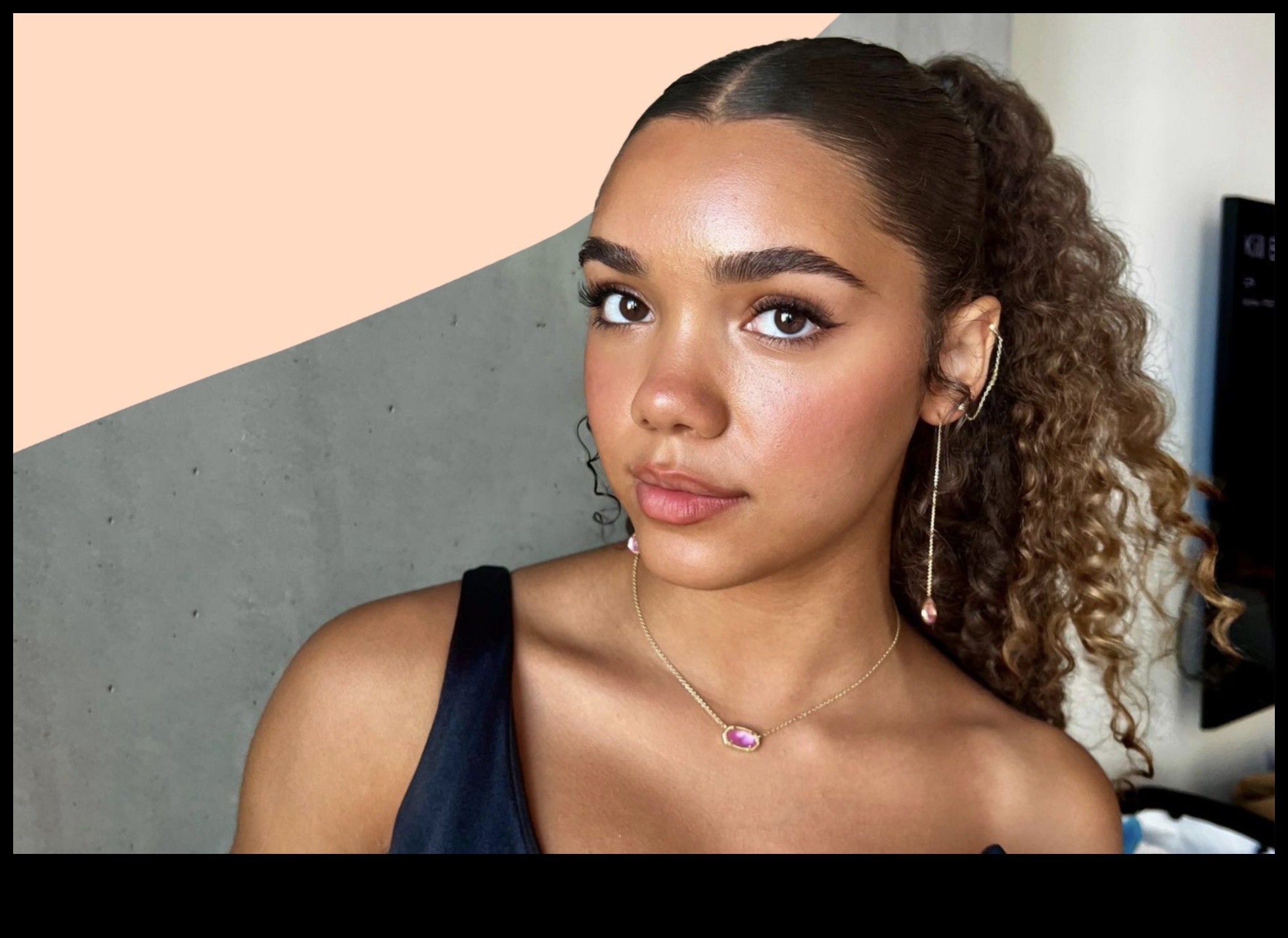 الارتداد الجريء: غرس الثقة في تجعيدات الشعر المفعمة بالحيوية