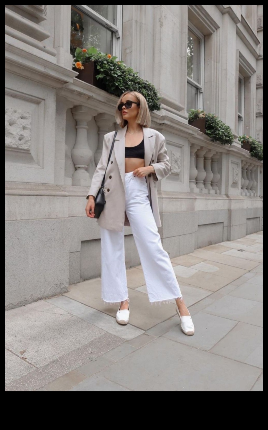 البساطة الأنيقة: ملابس كاجوال أنيقة ومريحة