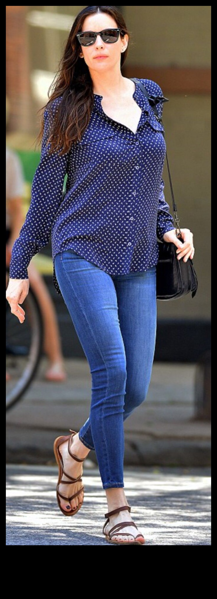 البساطة الأنيقة: ملابس كاجوال أنيقة ومريحة