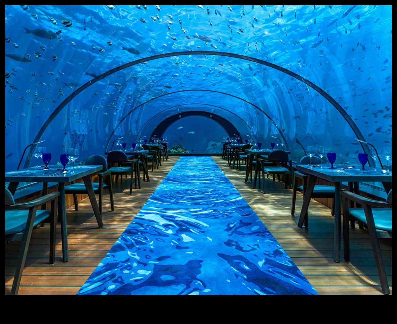 يأكل في المساء: الكشف عن ثراء العشاء المسرات