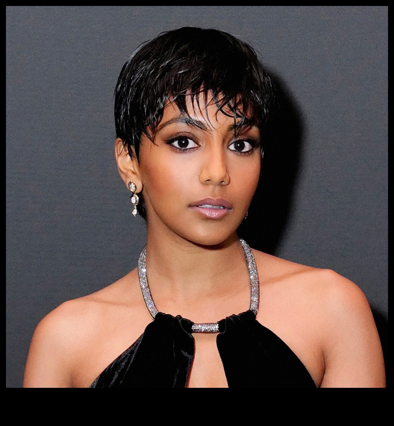 تابع Chic Crop: تسريحات الشعر القصيرة الحديثة للحصول على مظهر أنيق