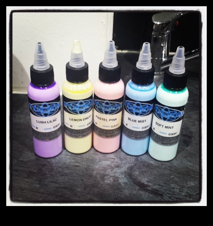 اندماج الباستيل والحبر: استكشاف المجموعات الديناميكية